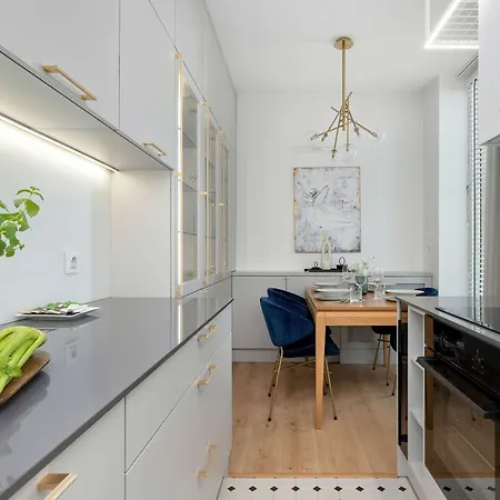 Апартаменты Stylish With A Balcony In Downtown By Renters Гданьск